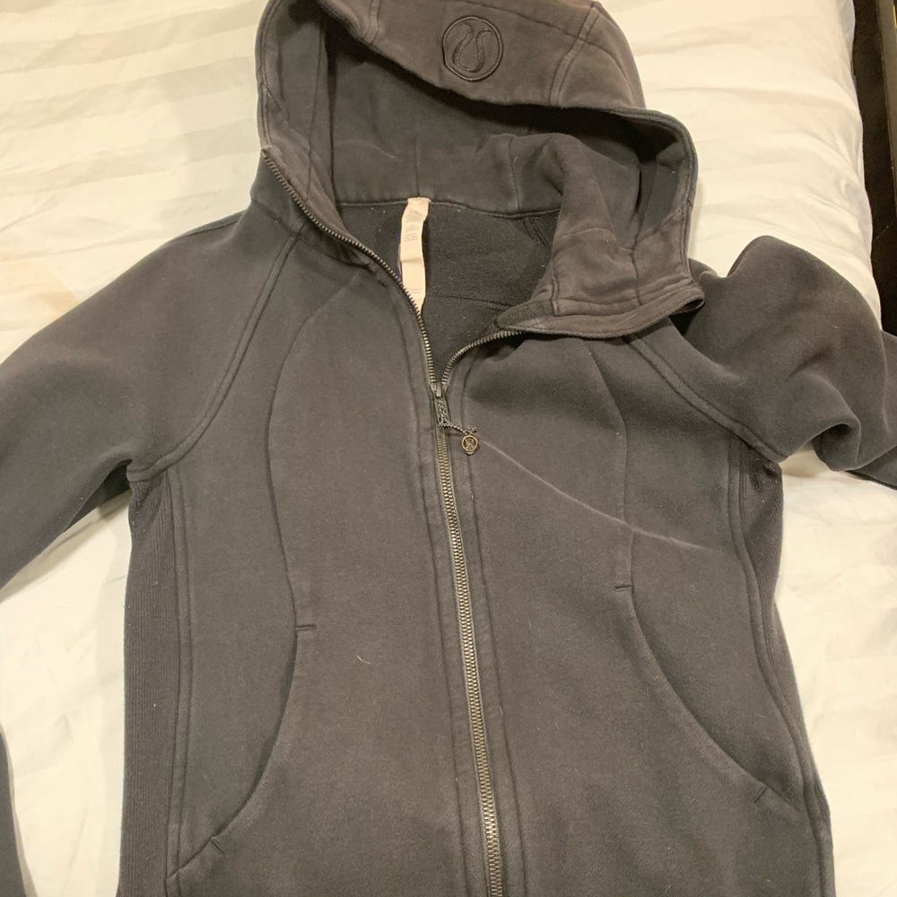 Lululemon Scuba Size 6